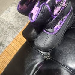 Little Girl Snow Boots Size 13 $8