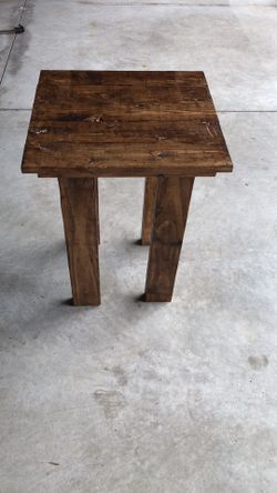 End table/ bar chair