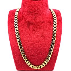 Elegant Gold Chain Necklace
