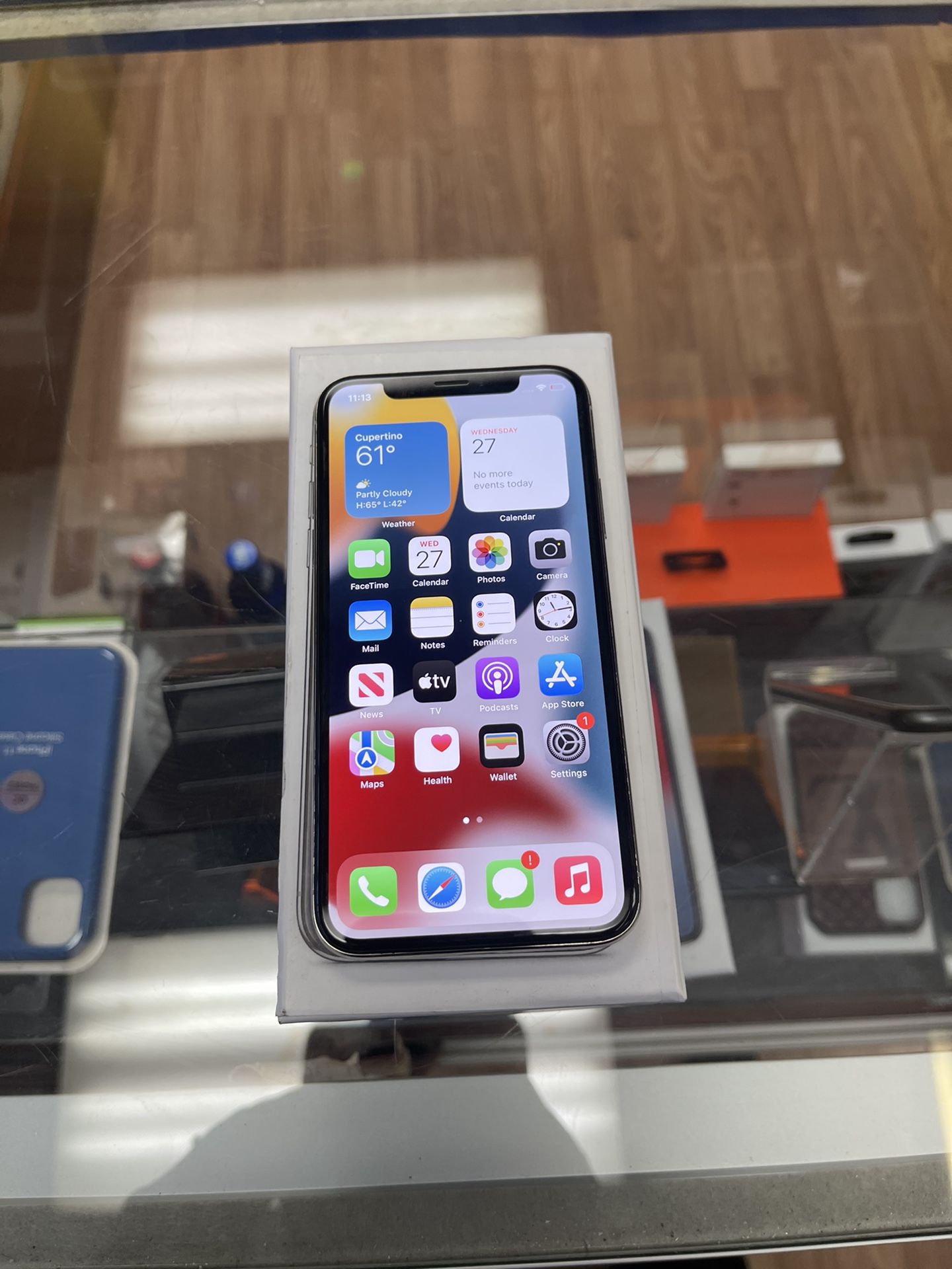 iPhone X White Factory Unlocked Financing Available! 30 days Manufacture Warranty !