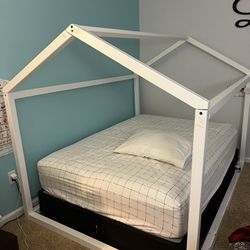 Toddler Canopy Bed Frame (Full Size)