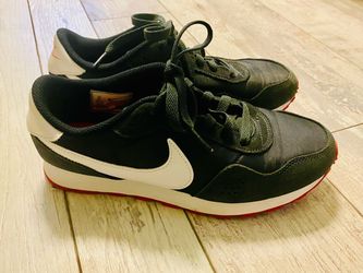 Nike Low-Top Sneakers Black Red White