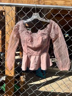 S, laced pink blouse, sheer sleeve, ruffle bottom