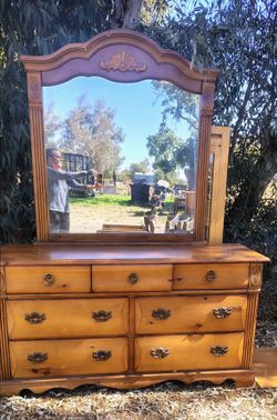 Wood Dresser 7 drawers with Mirror