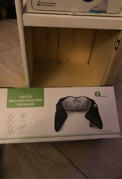 Shiatsu neck and shoulder massager