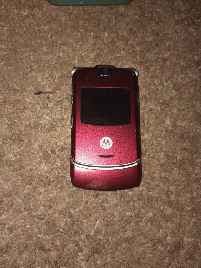 Red Motorola RAZR V3