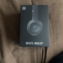 New Black Beats Solo 3 