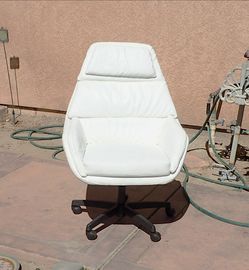 White Faux Leather Accent Office Chair Adjustable Height Swivel