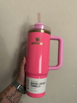 Pink parade 30 Oz