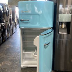 Whirlpool Vintage Refrigerator 