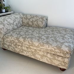 Upholstered Right Chaise