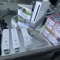 Nintendo Wii Bundle with Wii Sports - White