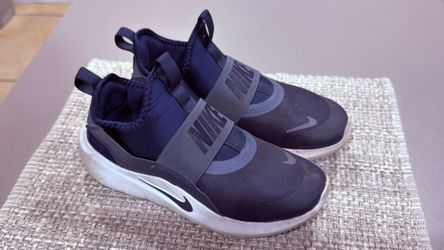 Nike flex runners size 5y