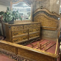 King Size Elegant Bedroom Set 