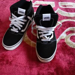 Nice Pair Of Vans Size4.0  For 50.00