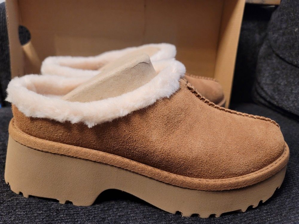 UGG New Heights Cozy Clog size