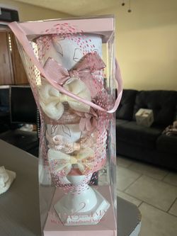 Baby girl headband stand
