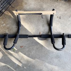 Pull Up Bar