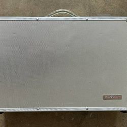 Roadrunner Hard Travel Case for guitar or bass pedals and accessories