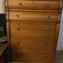 Free Dresser!