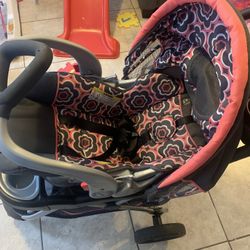 Baby Trend Carseat And Stroller Set 