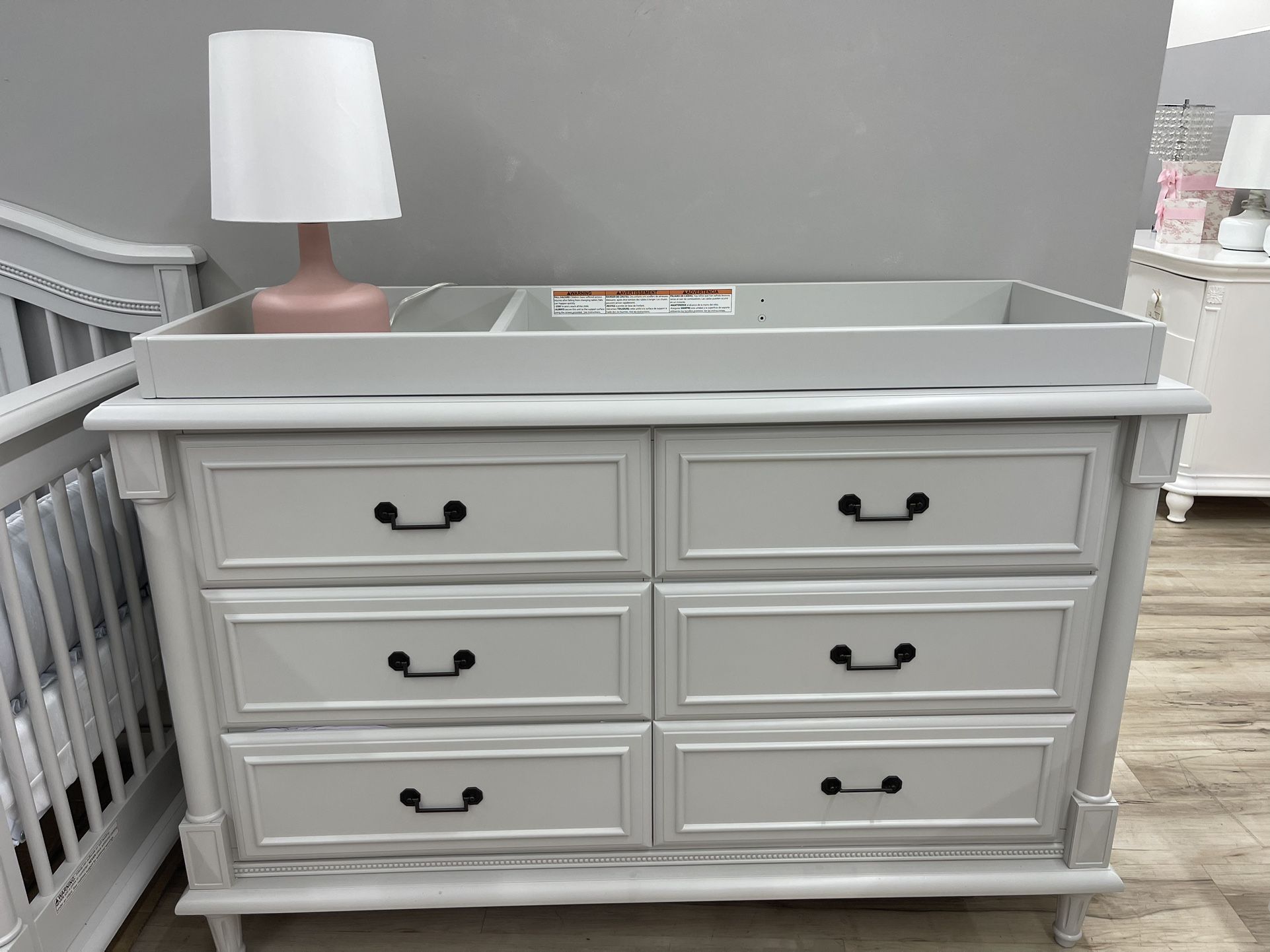 HIGH Quality solid Wood Non Toxic Certified Dressers , Changing Table Sremovable Changing Treys, Armoirs Chiforobs