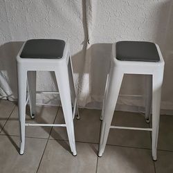 STOOL CHAIRS WITH CUSHIONS