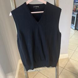 Express Men like new black sweater v neck vest size Medium Stretchy Can be styled as casual or formal