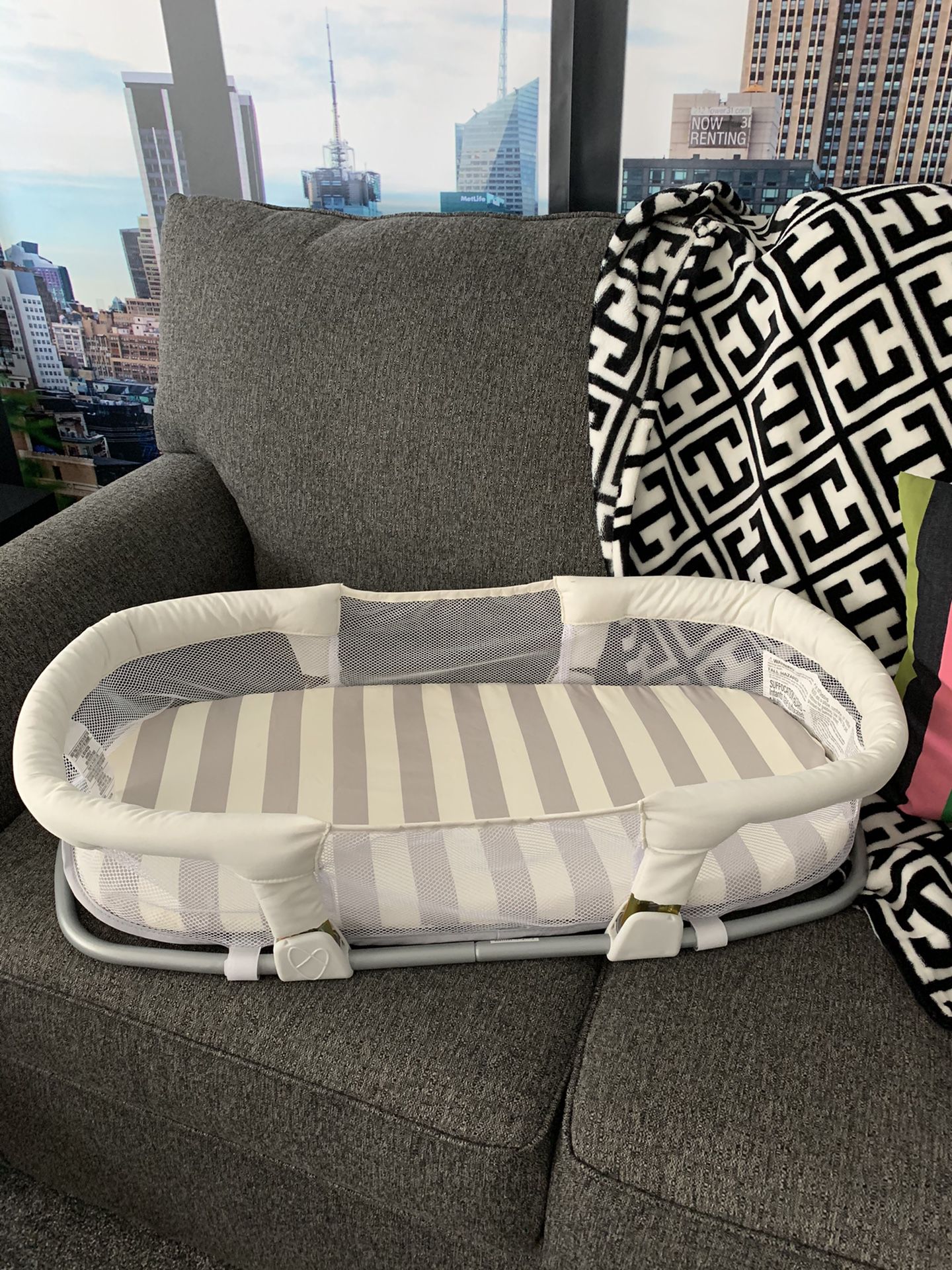Baby bed - co sleeper - baby bassinet - baby stuff
