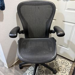 Herman Miller Aeron ( SIZE C ) FULLY LOADED !!