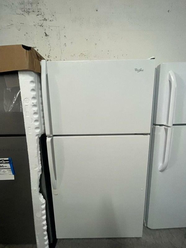 Refrigerator Whirpool 33 Inch Wide Great Condition