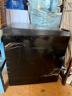 Hisense mini refrigerator