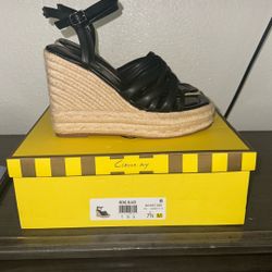 New Circus NY Wedges 