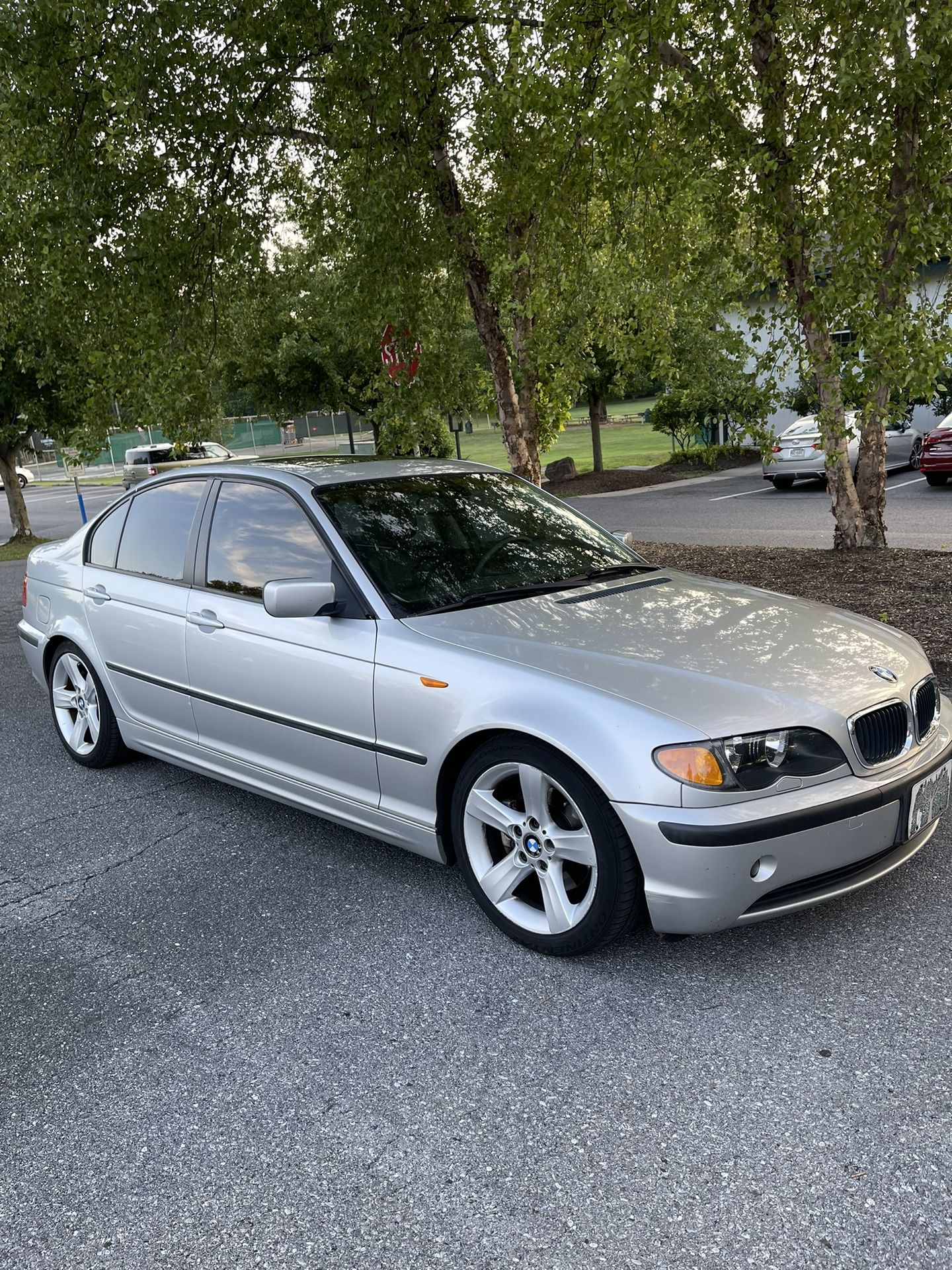 2005 BMW 325i