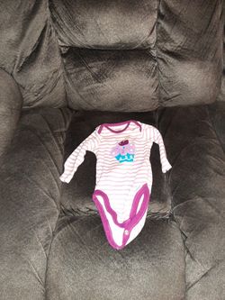Onsie size 0-3 months