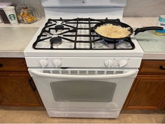 Gas stove oven combo, excellent condition, we are upgrading to stainless appliances