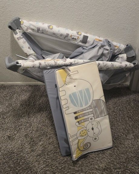 Baby Bedside Sleeper.