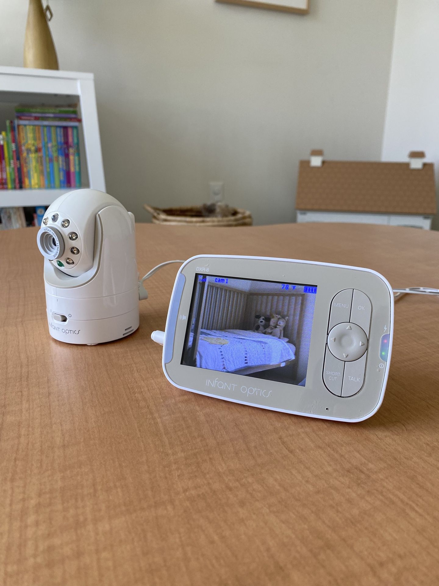 Infant Optics DXR-8 Baby Monitor