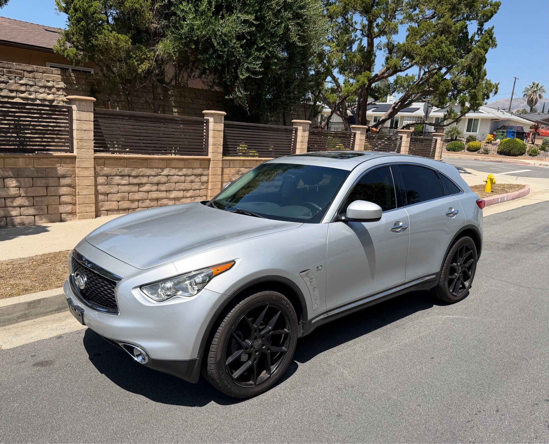 2017 Infiniti , suv , qx70 , x5 , x3 , cayenne , Camaro , charger , Durango , explorer , g37 , q50 , fx37 ,