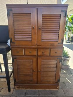 Stackable cabinet