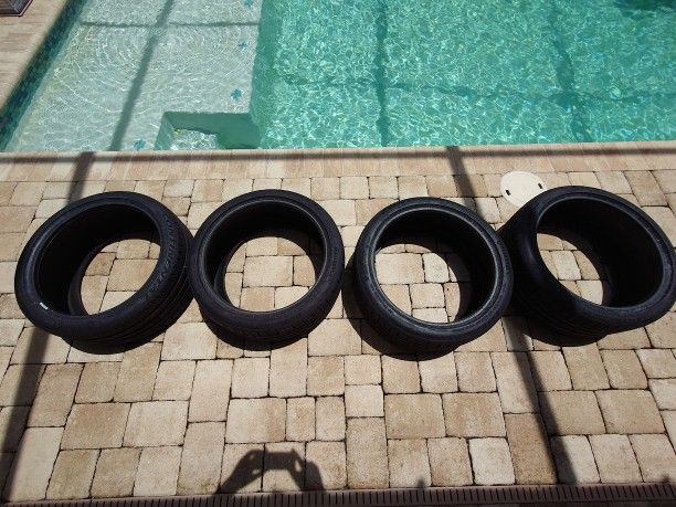 255/35/19 Continental Extreme Contact Sport 02