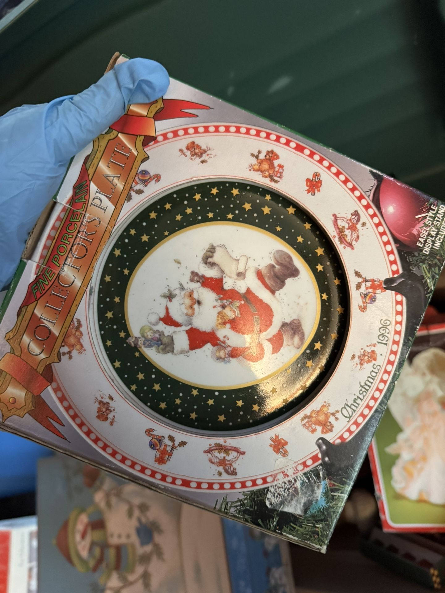 Collectibles Santa Plate By GIORDANO