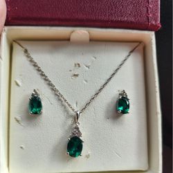Emerald & Diamond Necklace & Earrings Set