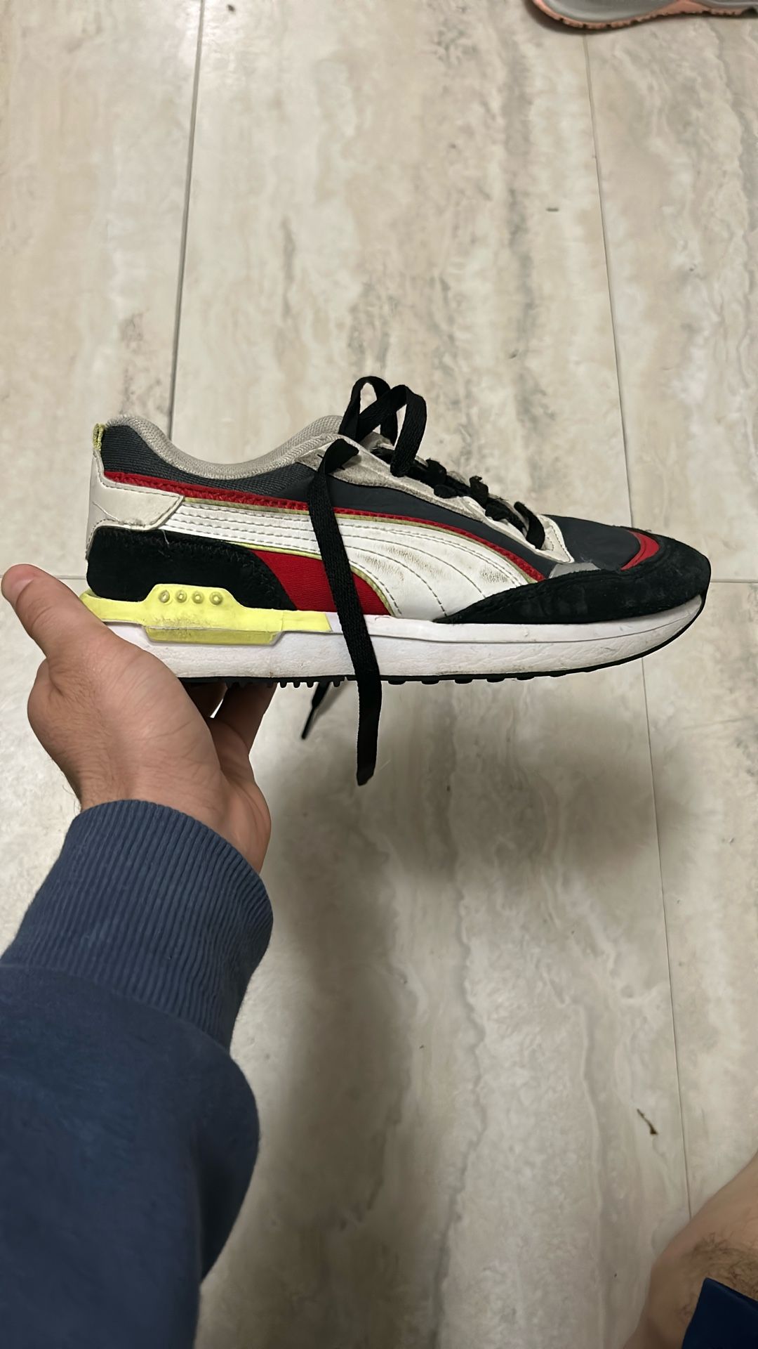 Kids Sneaker Size 3c