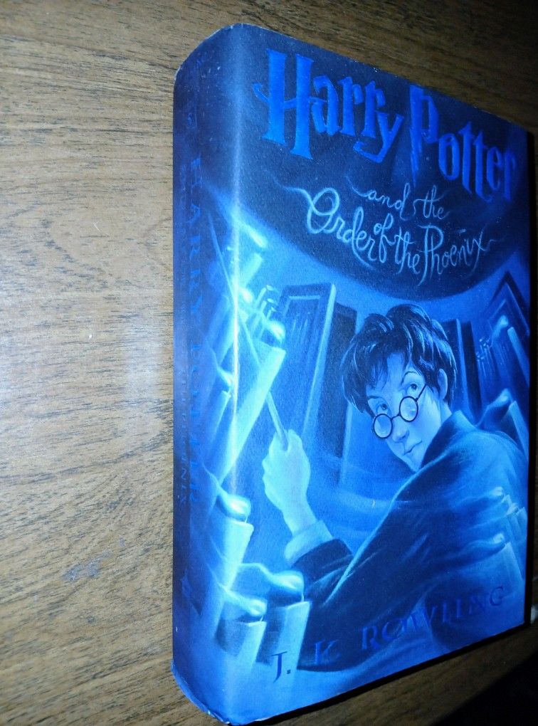 HARRY POTTER FIRST EDITION HARD COVER 