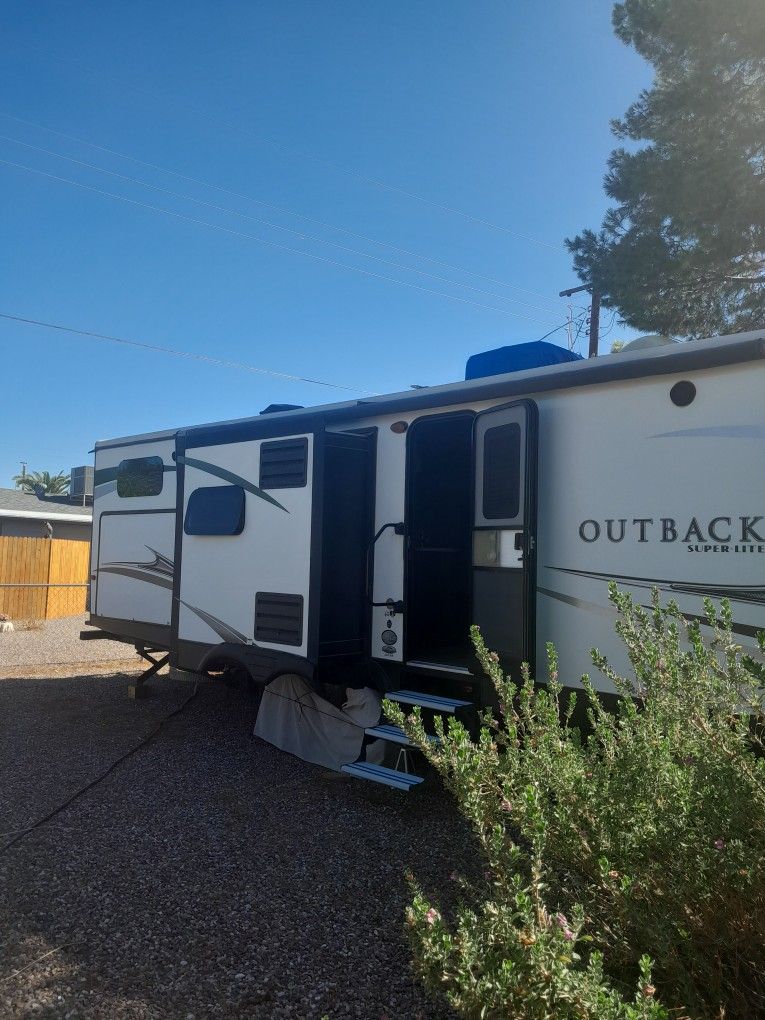 Rv Trailer 2017 Keystone Outback 325bh  