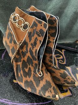 Unique, one of a kind Women’s high heel bootslets 7 1/2