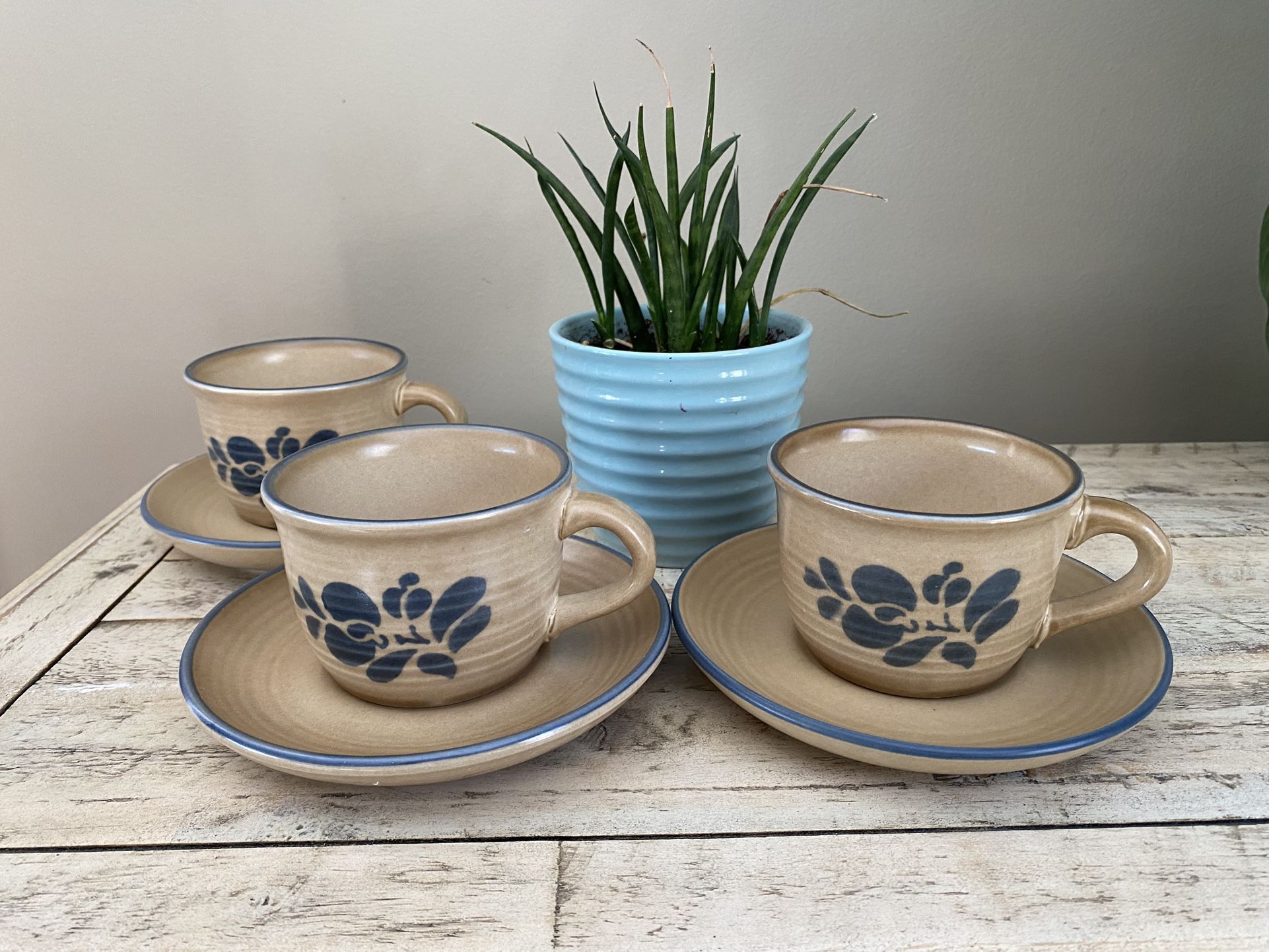 (3) Pfltzraff Folk Tea Cups & Saucers