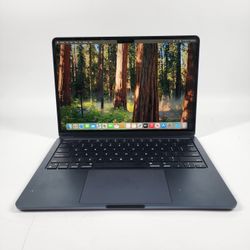 2024 Apple MacBook Air 13.6" M3 8 Core 4.0GHz 16GB RAM 256GB SSD A3113