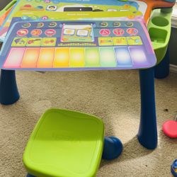 V-TECH ACTIVITY DESK